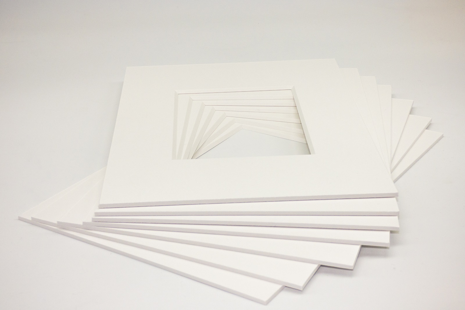 Zu sehen ist der Passepartoutkarton classic natur