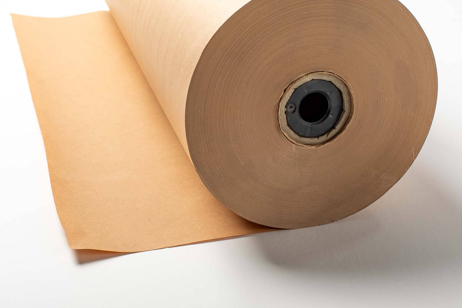 Eine Aufnahme von braunem Natron-Packpapier, Pack Rolle