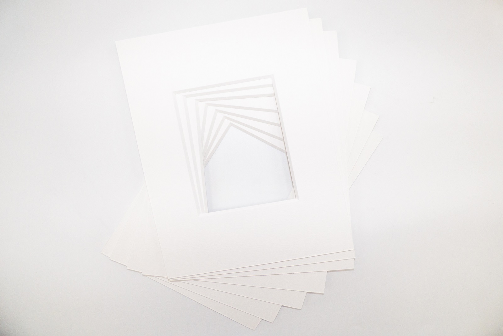 Zu sehen ist der Passepartoutkarton classic natur