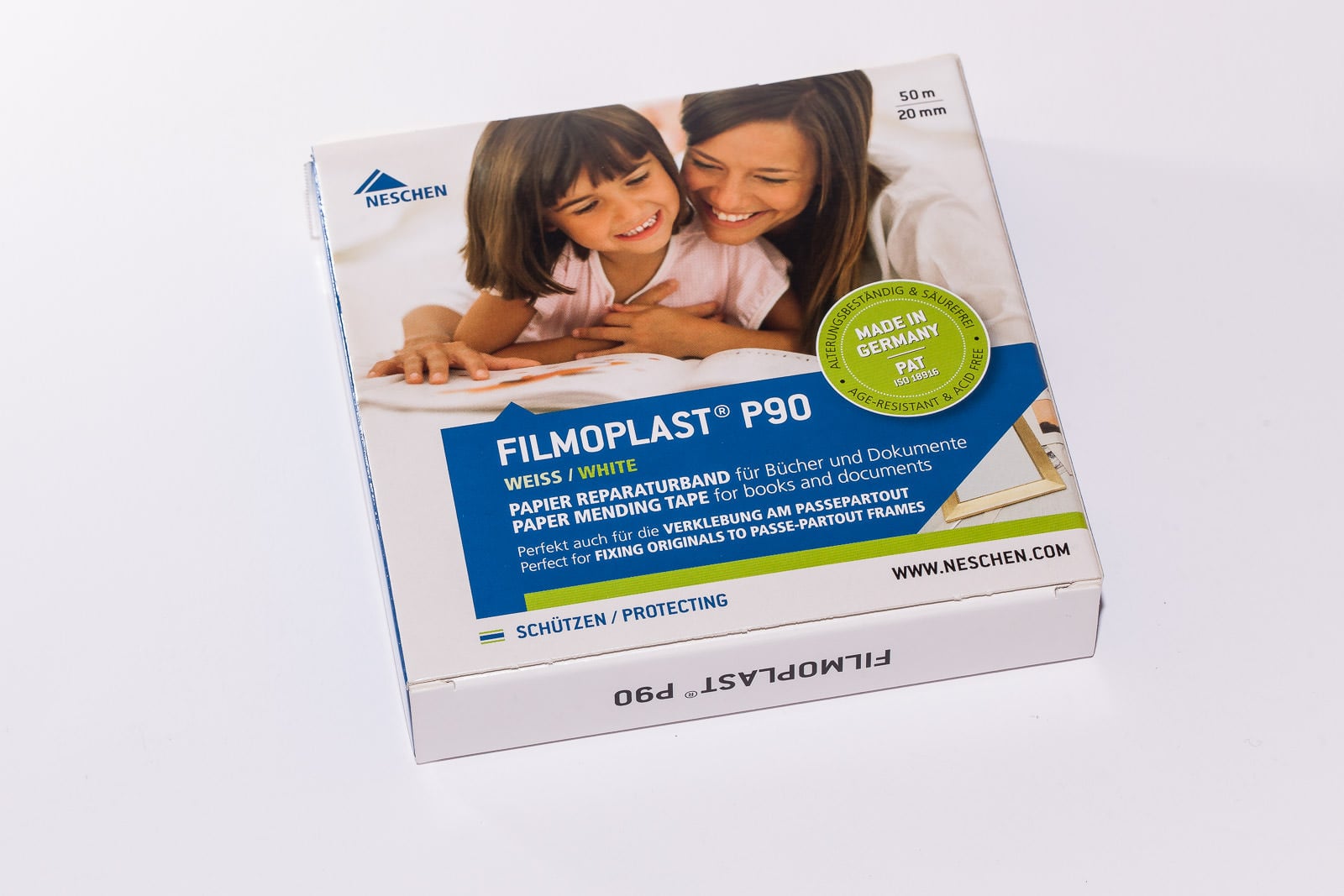 Filmoplast P 90, auch im Spender, ist ein säurefreies und gepuffertes Klebeband der Marke Filmoplast
