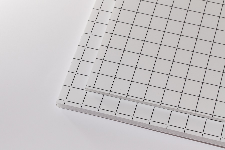 Eine weiße Airplac Leichtschaumplatte in mehreren Formaten und Dicken